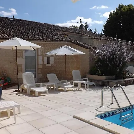 Maison Du Ruisseau 펜션 Malaville